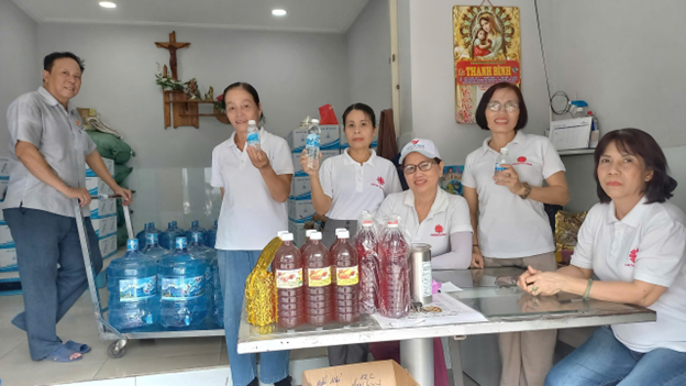 YÊU THƯƠNG LÀ PHỤC VỤ