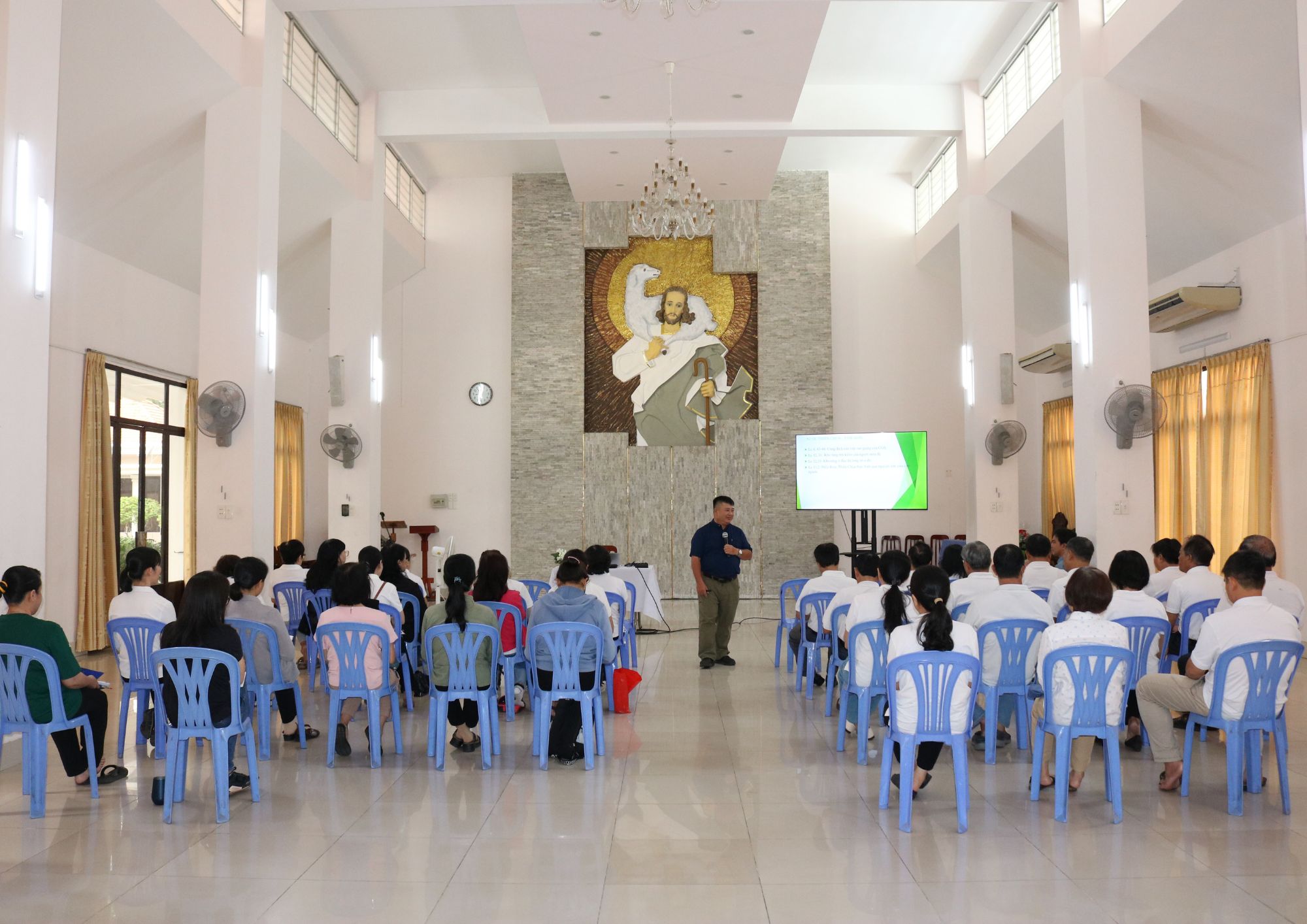 TẬP HUẤN NHÂN VIÊN VP VÀ BLK CARITAS